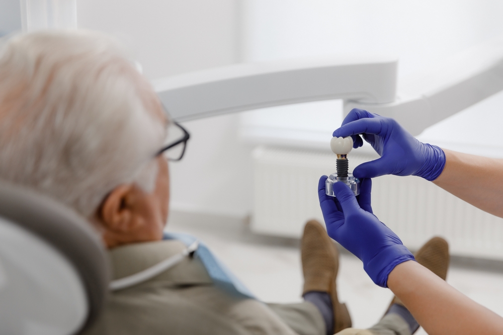 Dental Implants vs. Dentures: Which Option Suits You Best?